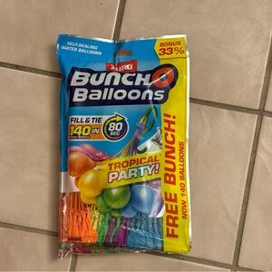 Bunch O Balloons Tropical Party Pack - Multicolor. Now, 140 balloons!!